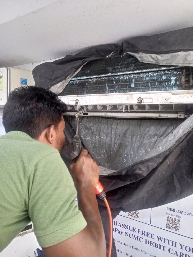 Detailed jet spray coil washing with protective service bag